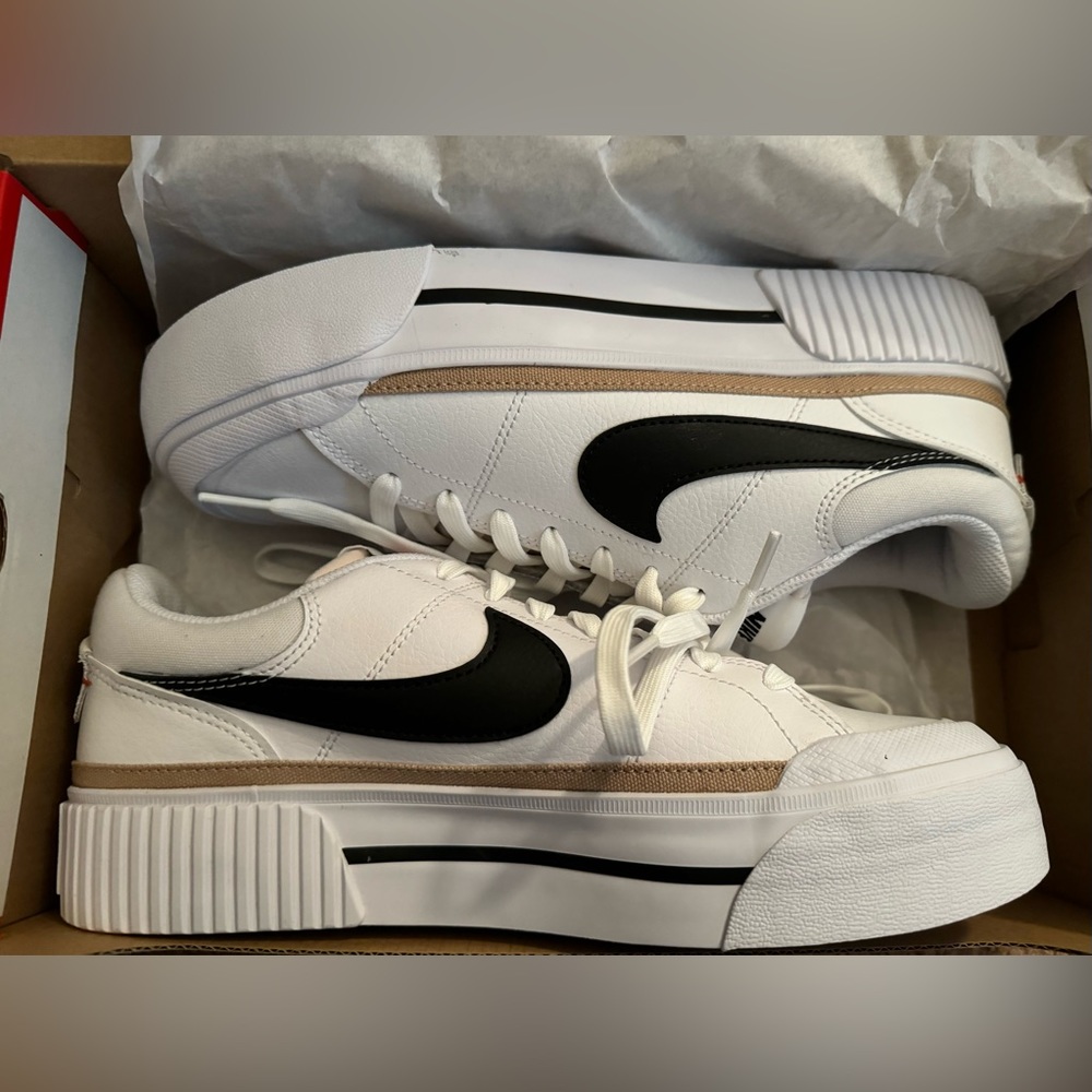 Brand New Nike Court Legacy Lift
